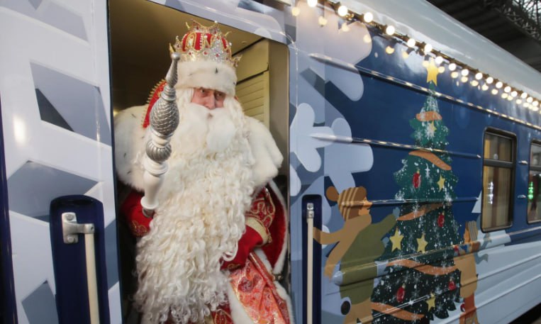 Из-за визита Деда Мороза в Нижневартовске перекроют автостоянку у вокзала